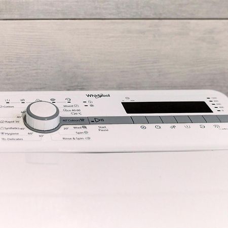 Loft Condo Next To Metro Station. Amazing View! 아테네 외부 사진